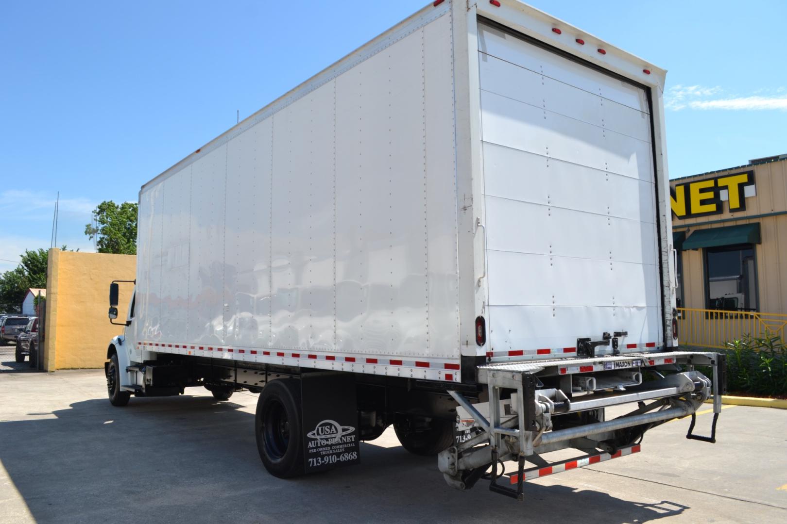 2019 WHITE /BLACK FREIGHTLINER M2-106 with an CUMMINS B6.7L 240HP engine, ALLISON 2500RDS AUTOMATIC transmission, located at 9172 North Fwy, Houston, TX, 77037, (713) 910-6868, 29.887470, -95.411903 - Photo#6